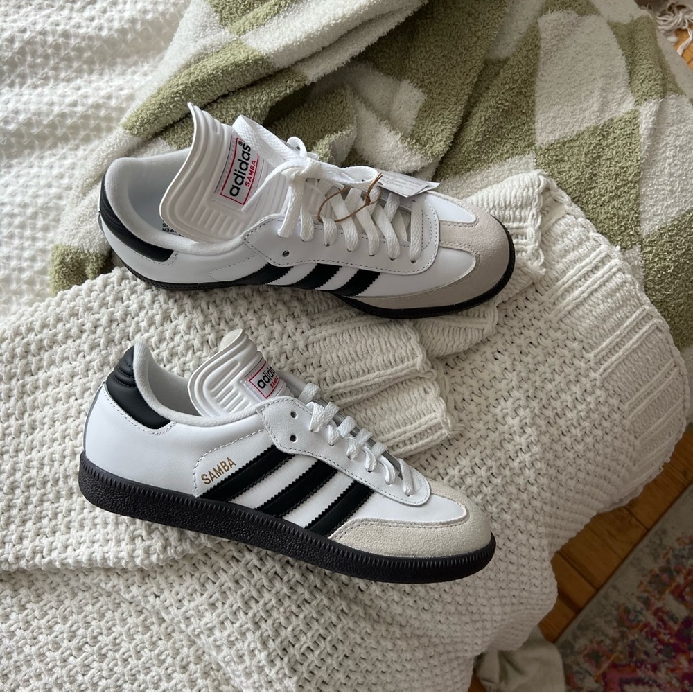 NWT Adidas Samba Classic White Gum Sneakers 7.5 Women’s